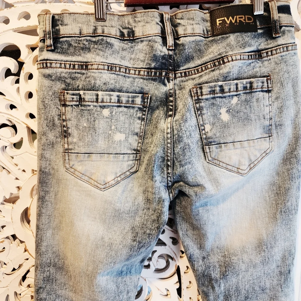 FWRD DENIM CO.  ANNIHLATOR DISTRESSED DENIM MENS JEANS SZ 32